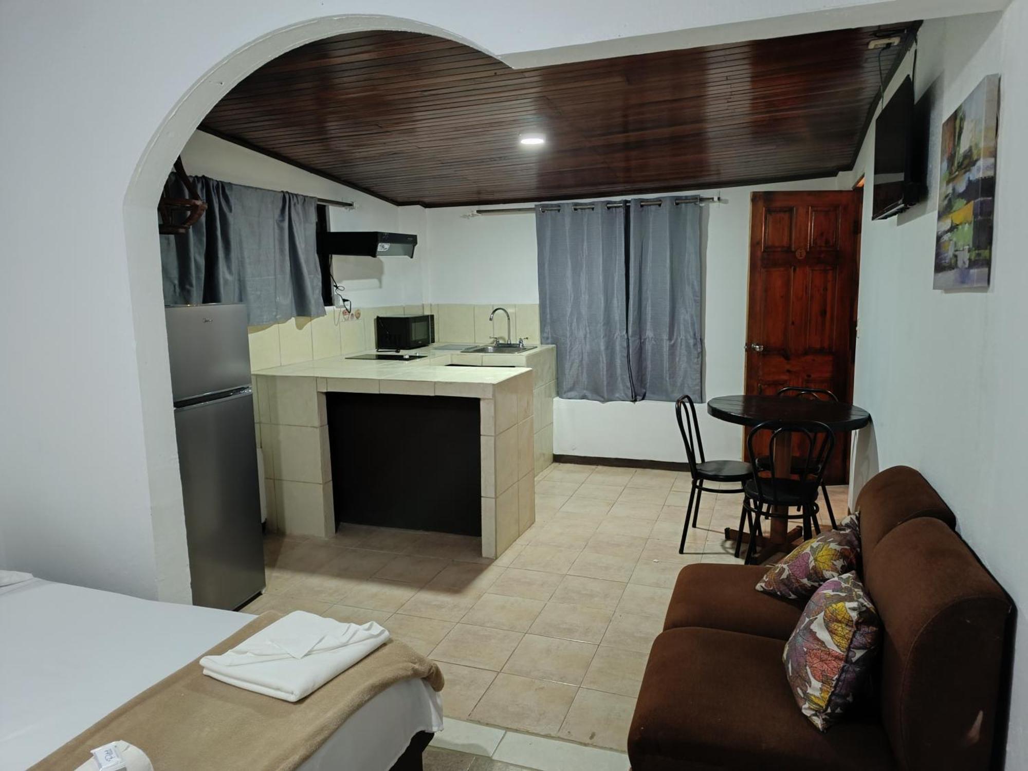Pilas Aparthotel Villa Pacande & Rooms الغرفة الصورة