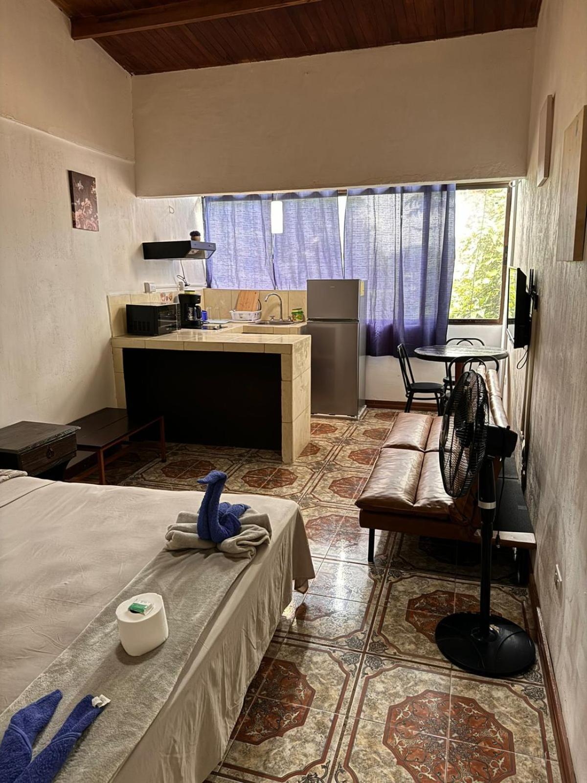 Pilas Aparthotel Villa Pacande & Rooms الغرفة الصورة
